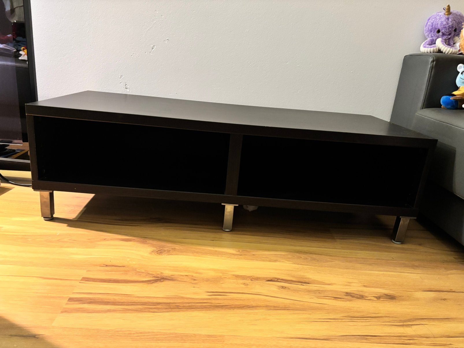 IKEA BESTÅ tv-meubel zwartbruin – 120 cm, Huis en Inrichting, Ophalen, Gebruikt, 100 tot 150 cm, Modern, tijdloos