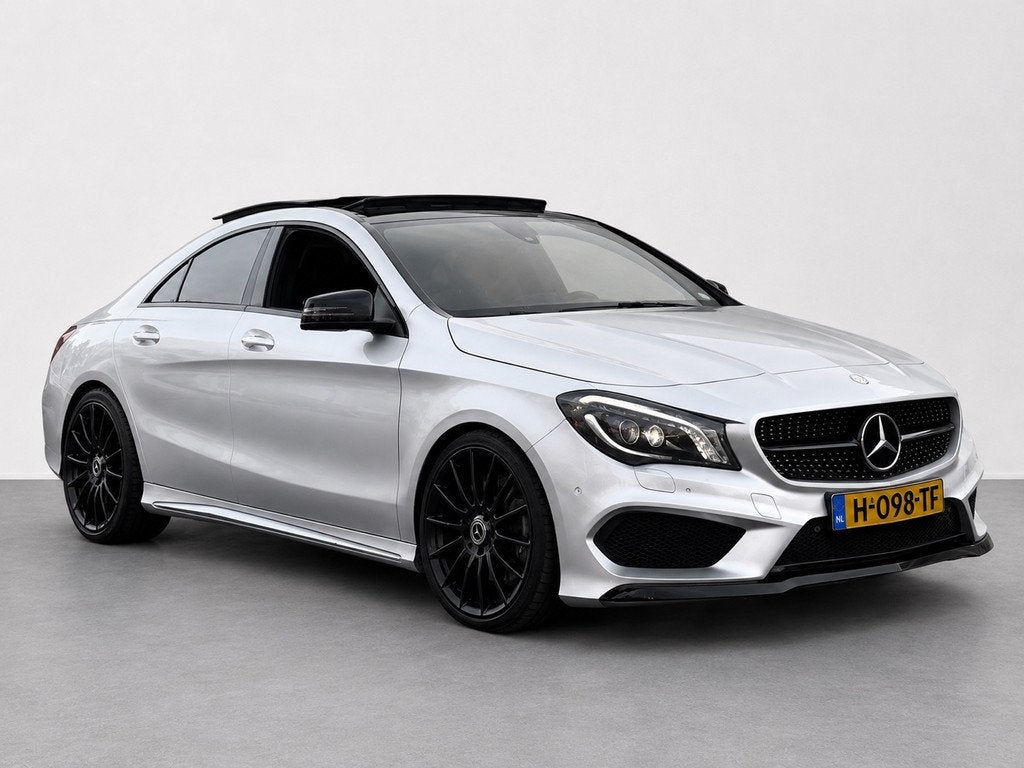 Mercedes-Benz CLA-klasse 180 Prestige 175Pk+ABCuitlaat+Pano+, Auto's, Mercedes-Benz, Gebruikt, Euro 6, 4 cilinders, 715 kg