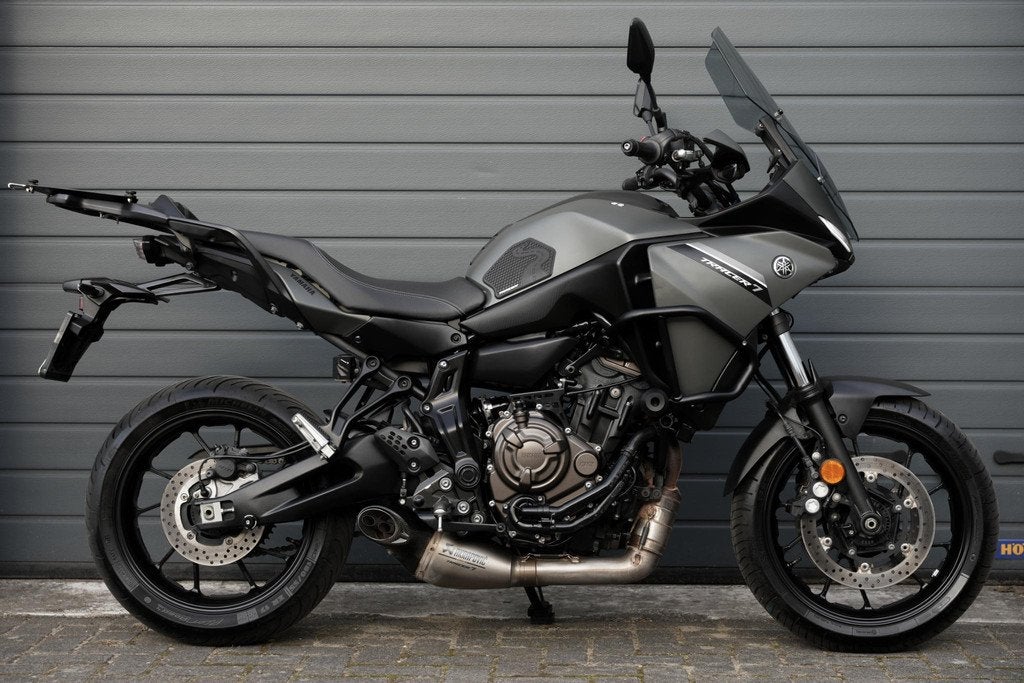 Yamaha Tracer 7 Akrapovic Koffer 2022, LED Verlichting, Info@yamaha-motor.eu, Bedrijf, Meer dan 35 kW