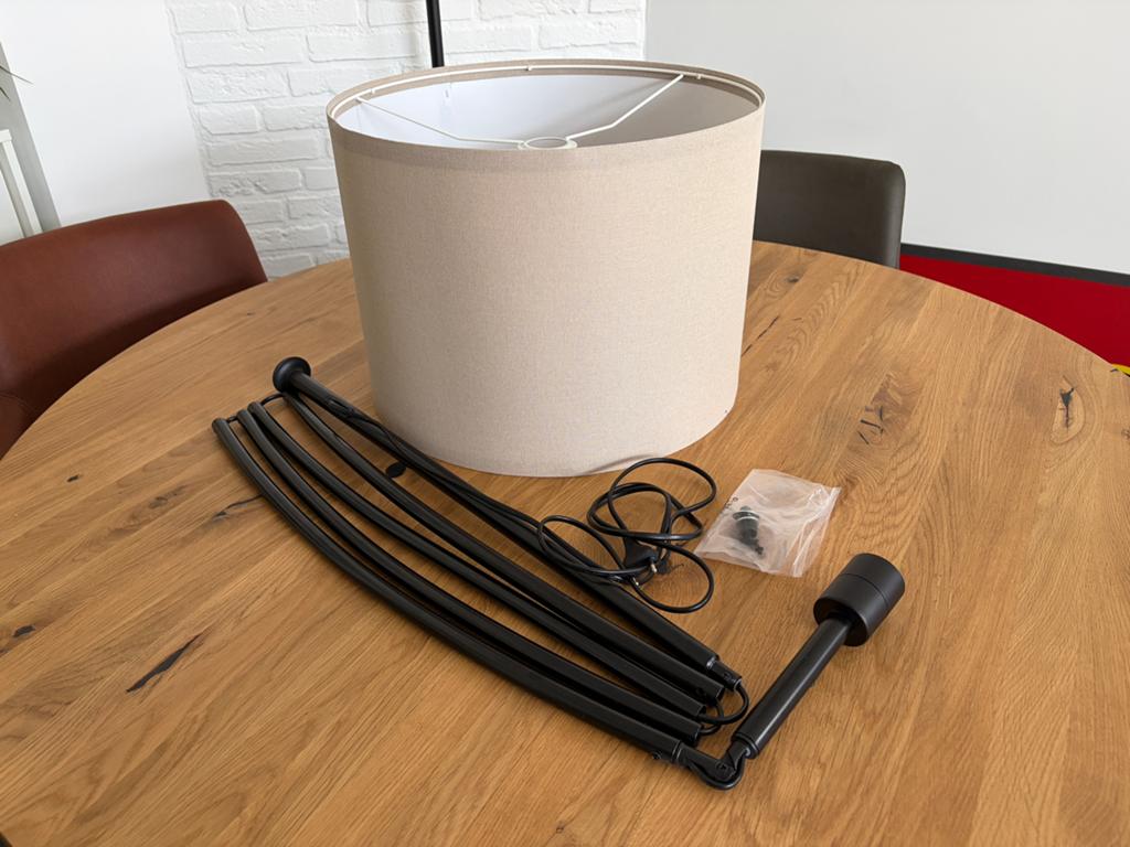 IKEA Skaftet booglamp + ringsta beige lampenkap (42cm), Ophalen, Zo goed als nieuw, Metaal, 150 tot 200 cm