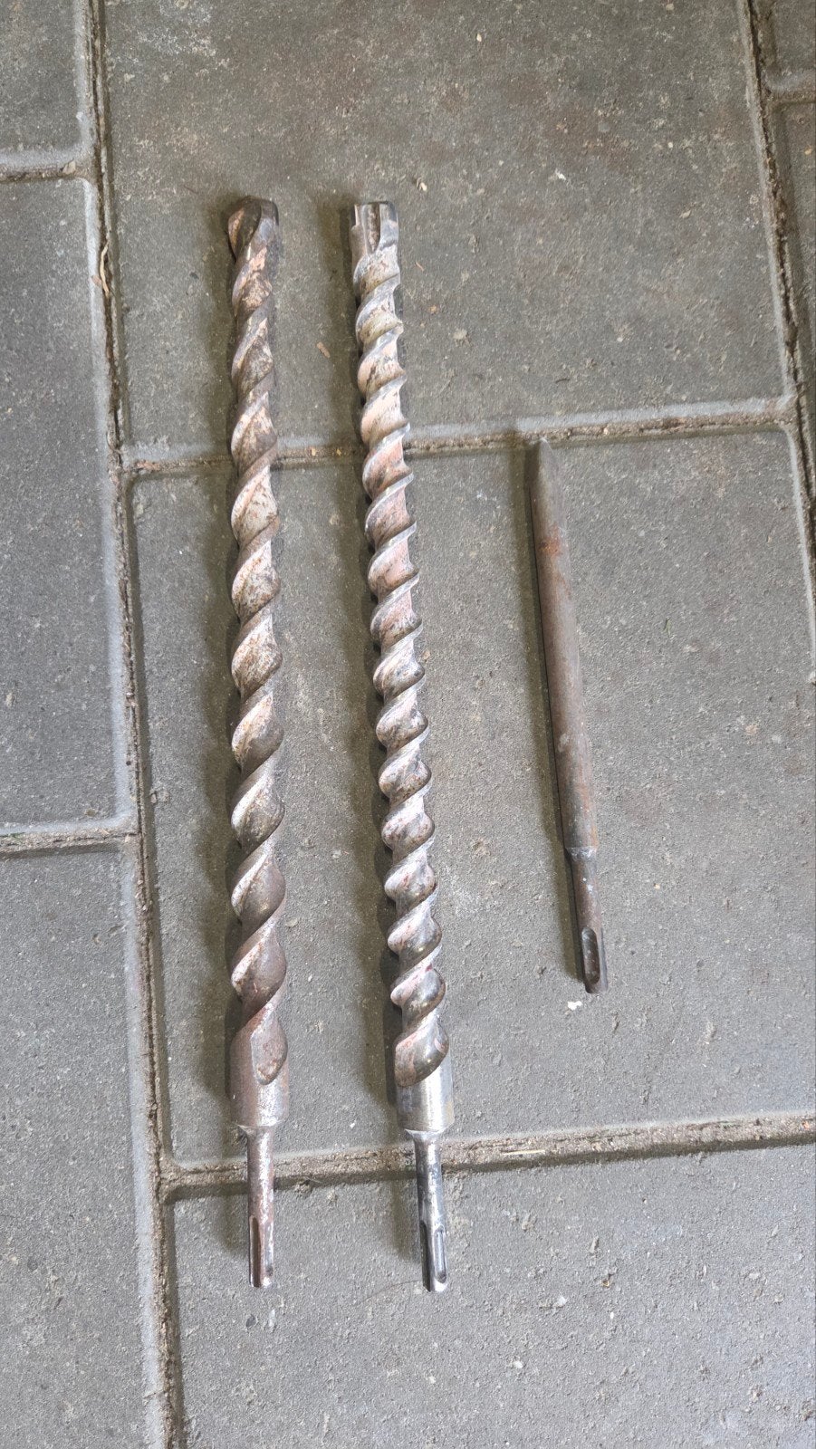 SDS-plus betonboringen 25mm en 1 SDS puntbeiteltje - Gebruik, Ophalen, Gebruikt, Boor- en/of Breekhamer, Klopboormechanisme
