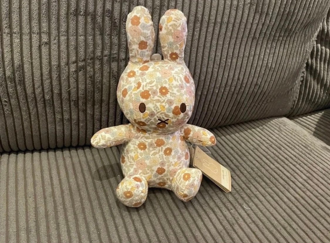 Nieuw Nijntje Miffy knuffel 26 cm groot Little Dutch bloemen, Little Dutch, Nijntje, Ophalen of Verzenden, Middelgroot (20 tot 80 cm)