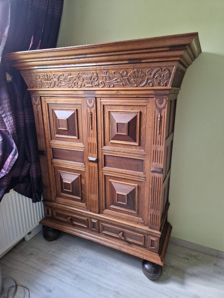Zeer mooie antieke houten kast, Ophalen