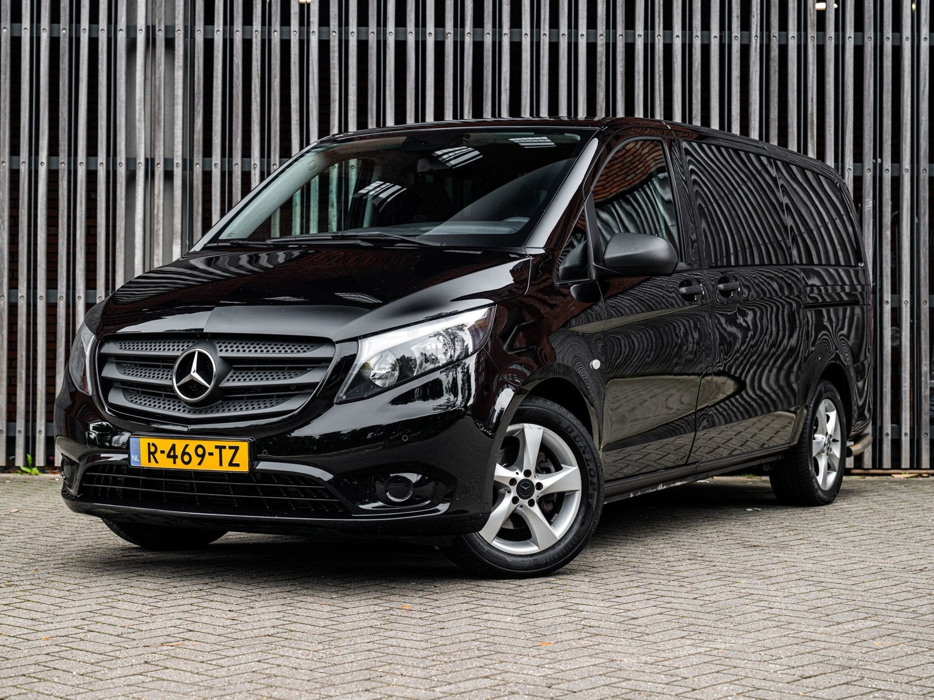 Mercedes-Benz Vito Tourer 114 CDi 136pk AUT. L2 9-Pers. |EX, Auto's, Gebruikt, 2000 kg, 1912 kg, Bedrijf