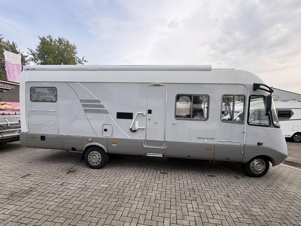 Hymer S820 | NL camper | Zonnepanelen | Omvormer | LifePo4, Koelkast, Rookmelder, Diesel, Particulier