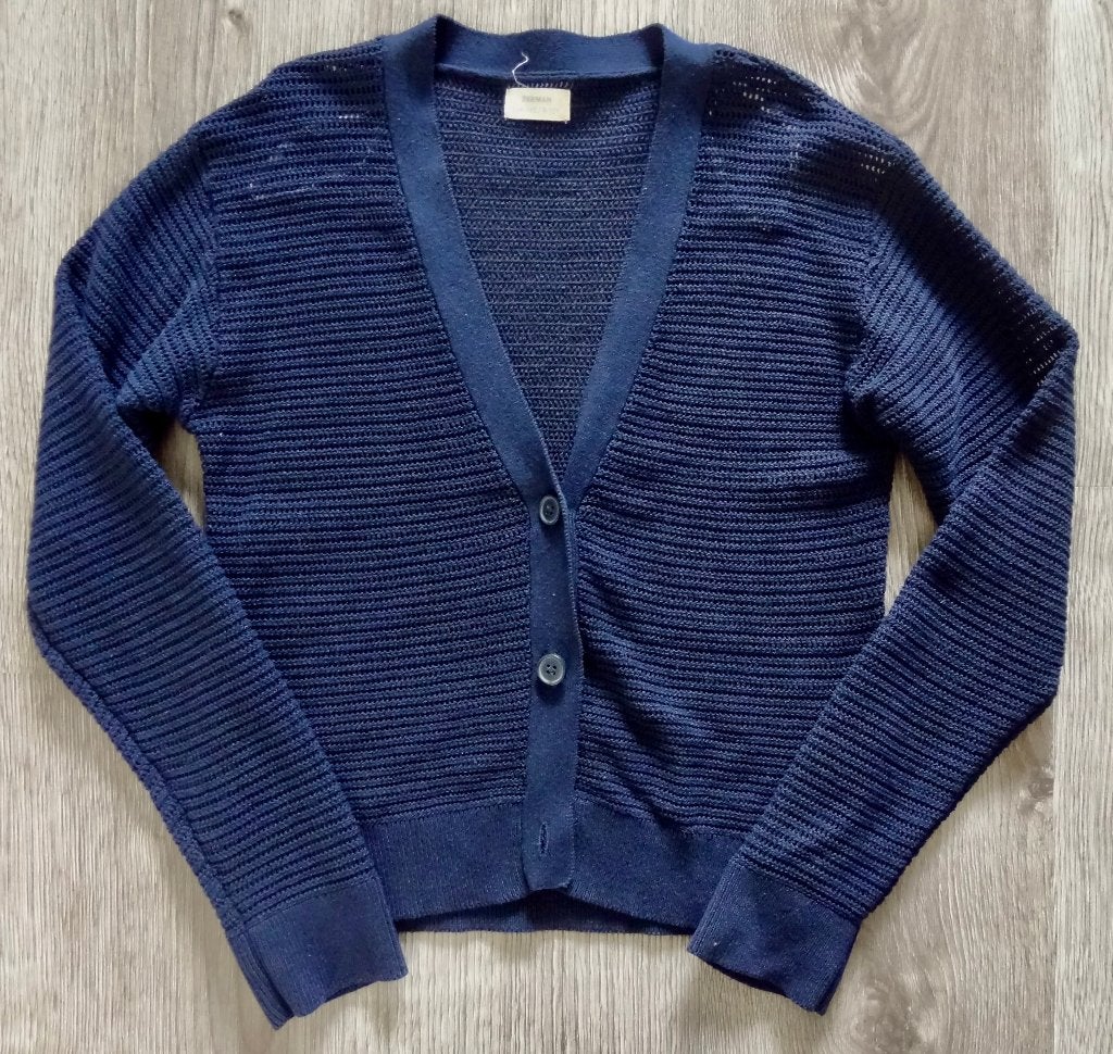 Nieuw blauw vest met fijn werkje maat 134 140, Ophalen of Verzenden, Nieuw, Meisje, Trui of Vest