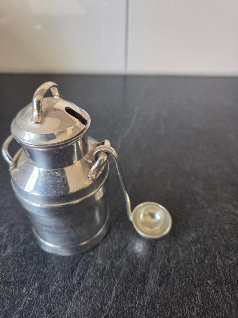 Verzilverde sier melkbus met lepel, Ophalen of Verzenden