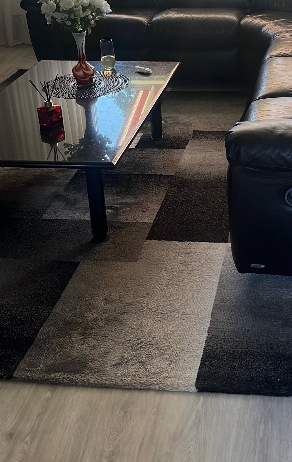 Vloerkleed/tapijt zwart/grijs/ecru in blokken overlopend, Ophalen, 150 tot 200 cm, 200 cm of meer, Zo goed als nieuw