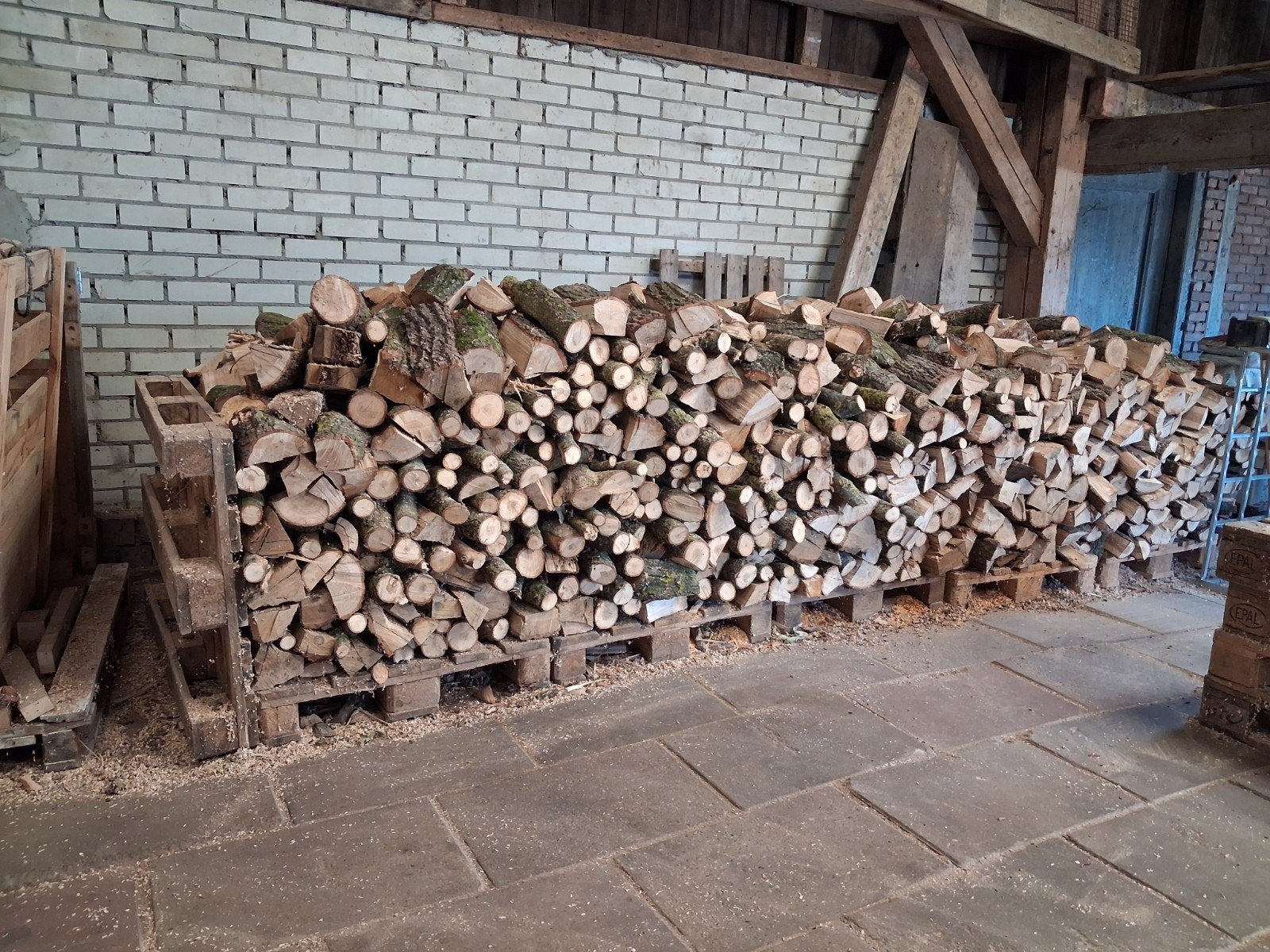 gekloofd eiken brandhout, Tuin en Terras, Haardhout, 3 tot 6 m³, Ophalen, Eikenhout, Blokken