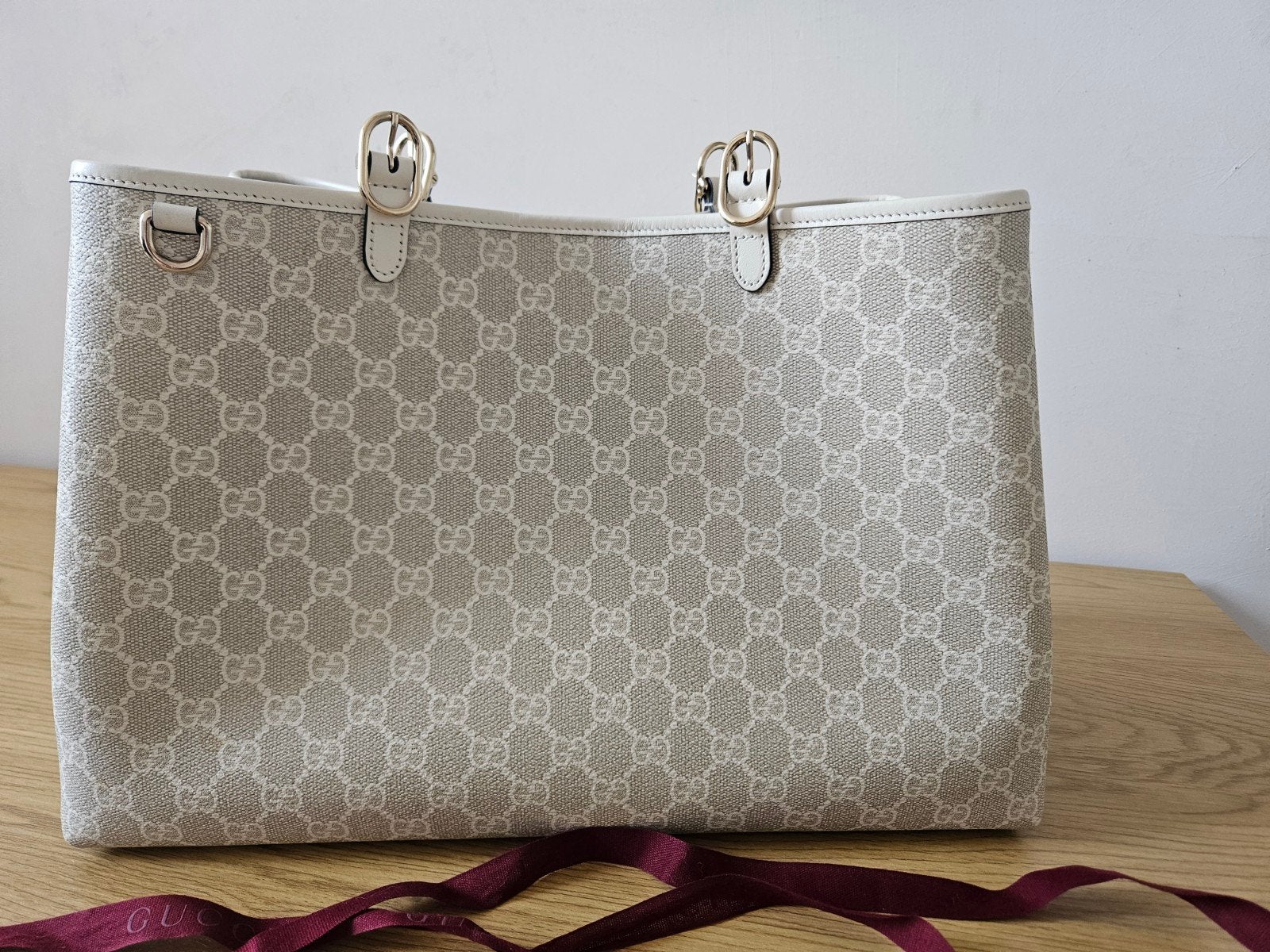 Gucci GG Emblem Large Tote -- wit en beige, Ophalen, Zo goed als nieuw, Wit, Shopper