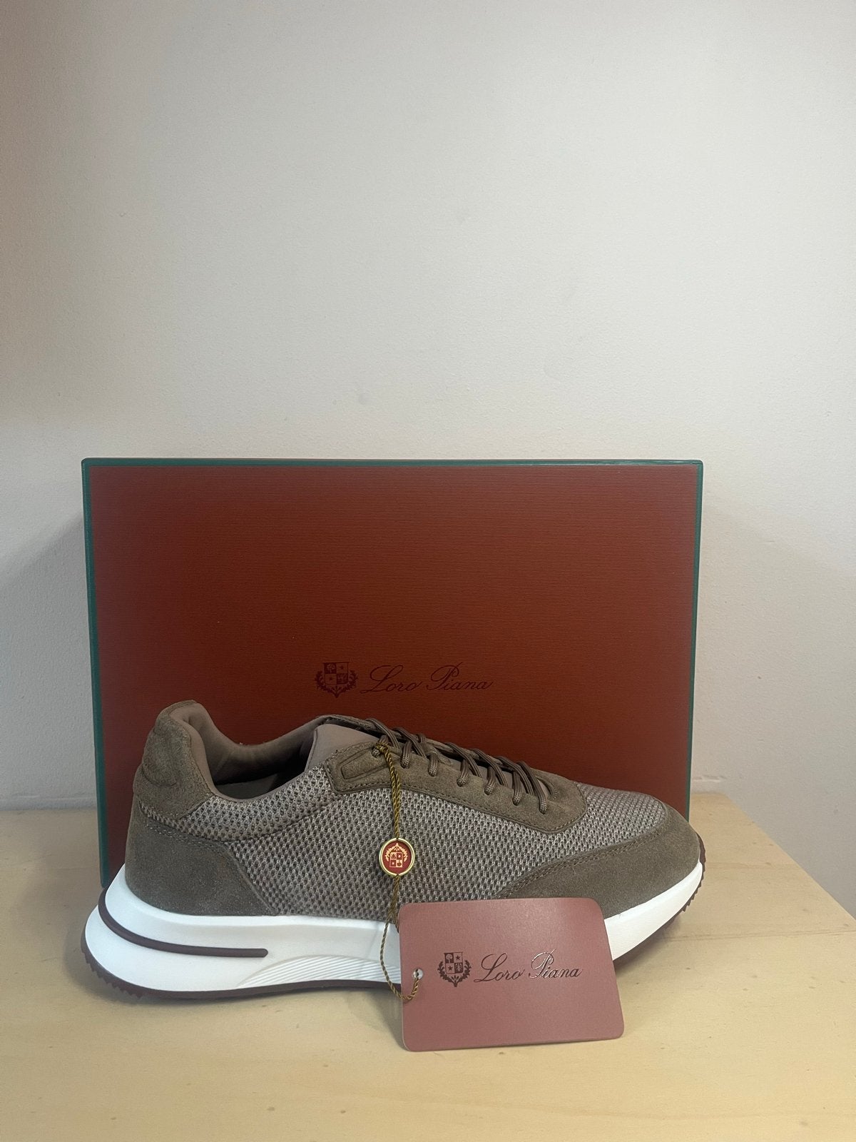 Loro Piana schoenen maat 43, Ophalen of Verzenden, Nieuw, Bruin, Sneakers of Gympen