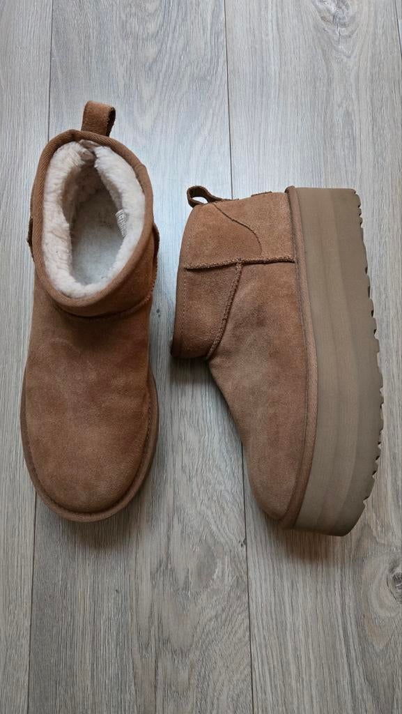 UGG Classic Ultra Mini Platform maat 42 zo goed als nieuw, Kleding | Dames, Schoenen, Bruin, Verzenden, Lage of Enkellaarzen, Zo goed als nieuw