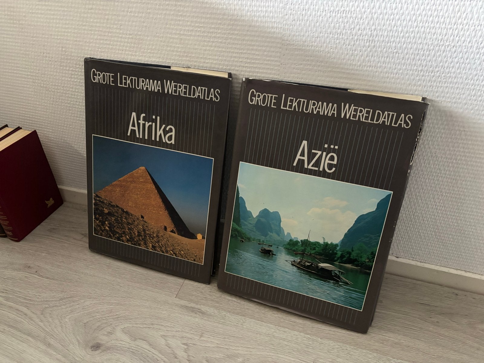 Grote Lekturama Wereldatlas - Afrika & Azië, Boeken, Gelezen, Overige atlassen, Ophalen of Verzenden, 1800 tot 2000