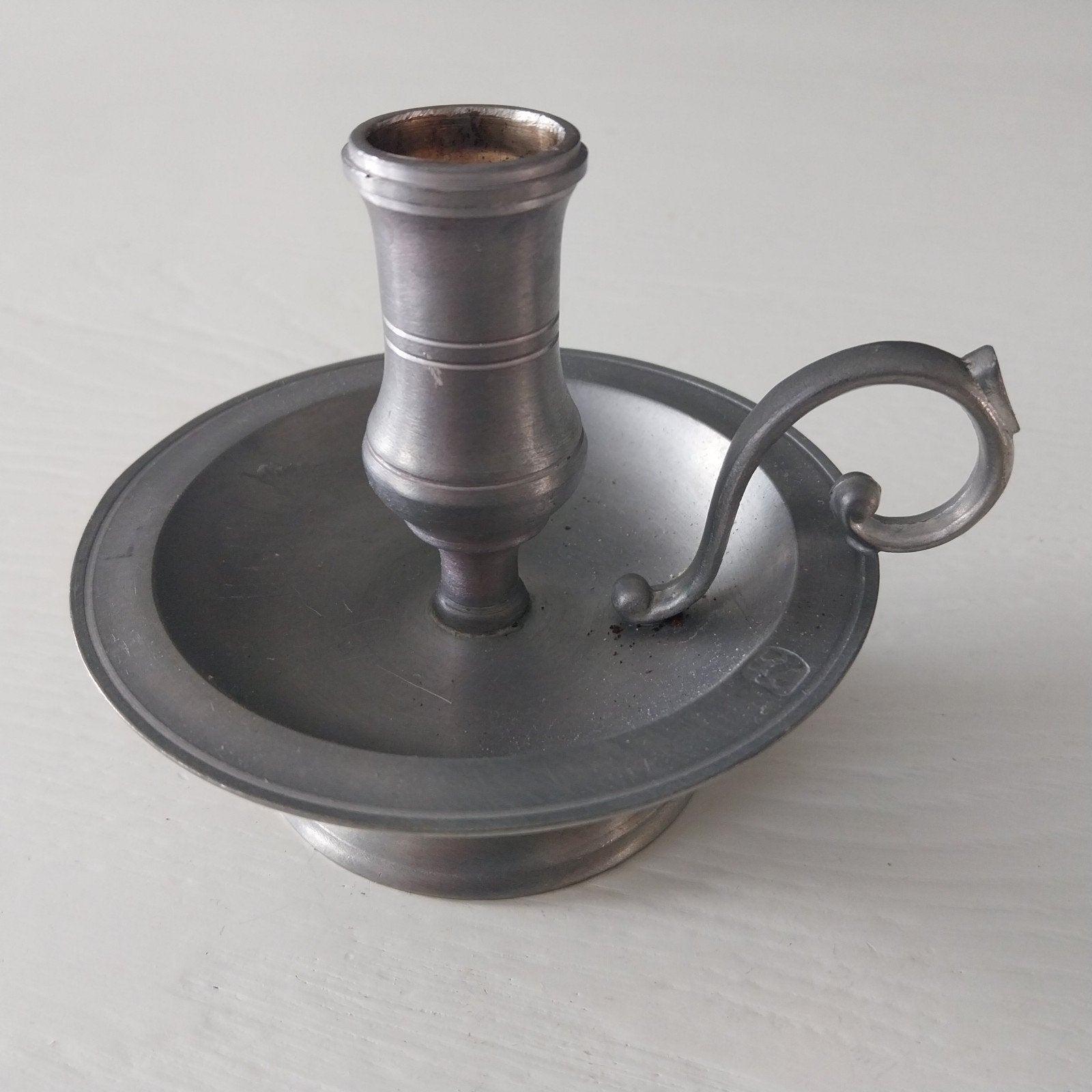 Tinnen kandelaar met handvat, Antiek en Kunst, Ophalen of Verzenden, Overige materialen