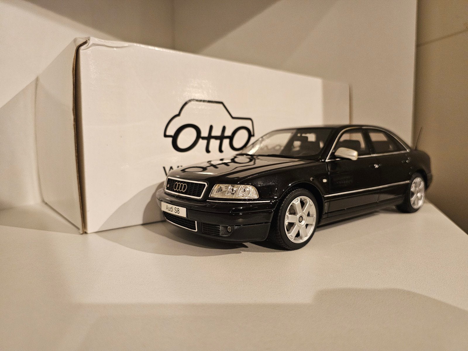 OTTOMOBILE OT 082 Audi S8 Zwart 1:18 Modelauto, Ophalen of Verzenden, Zo goed als nieuw, Auto, OttOMobile