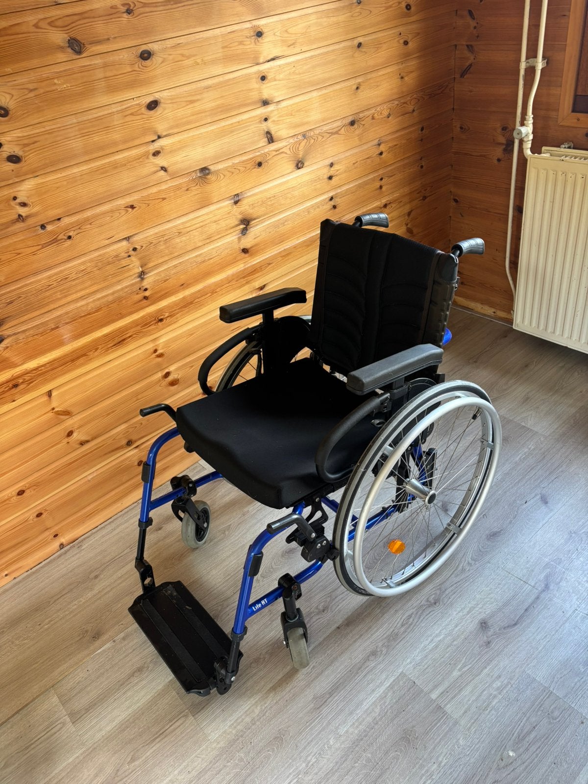 Mooie rolstoel, Diversen, Ophalen of Verzenden, Zo goed als nieuw, Duwrolstoel