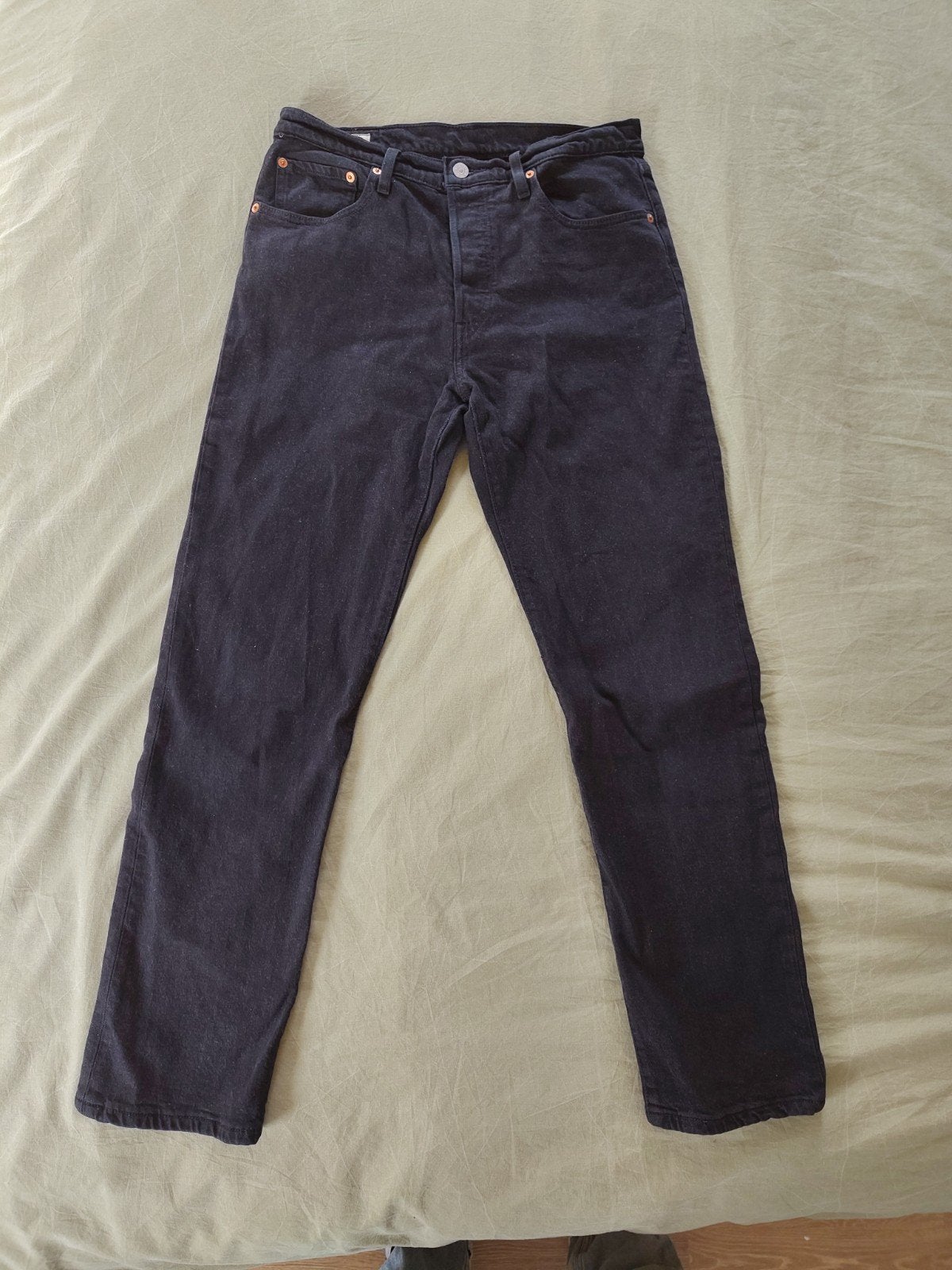 Levi's 501 Zwarte Jeans W29 L30 - Comfortabel, Zwart, Ophalen of Verzenden, W30 - W32 (confectie 38/40), Gedragen