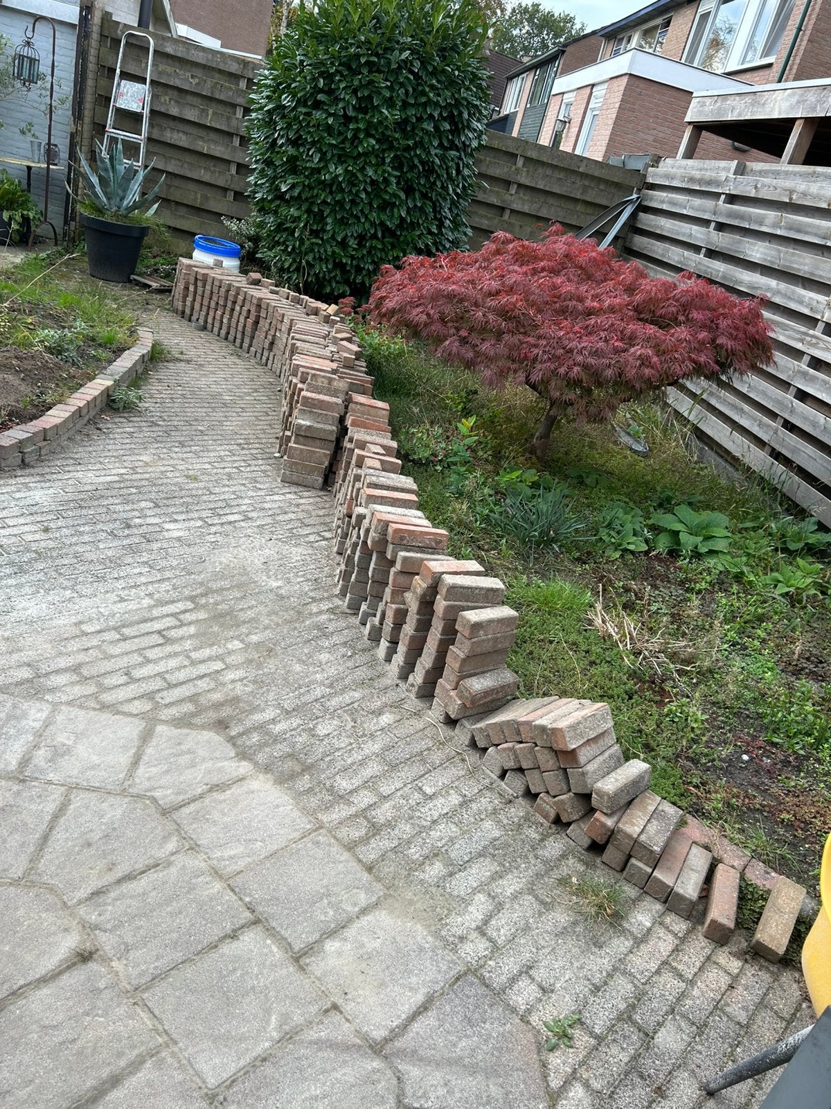 Gratis af te halen, Tuin en Terras, Ophalen, Zo goed als nieuw, Beton, Klinkers