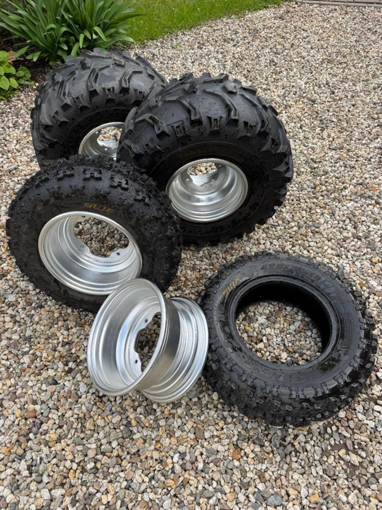 Set quadbanden met velgen, Ophalen