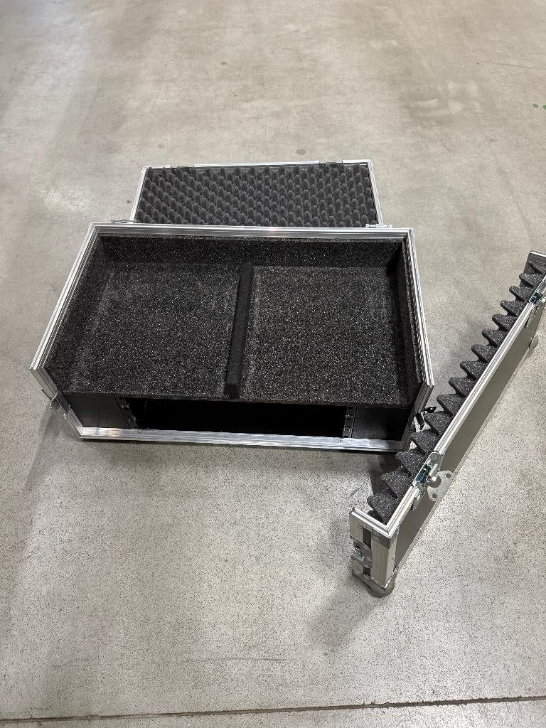Flightcase met 2 vakken + 2HE rackruimte, Muziek en Instrumenten, Behuizingen en Koffers, Ophalen, Gebruikt, Overige instrumenten
