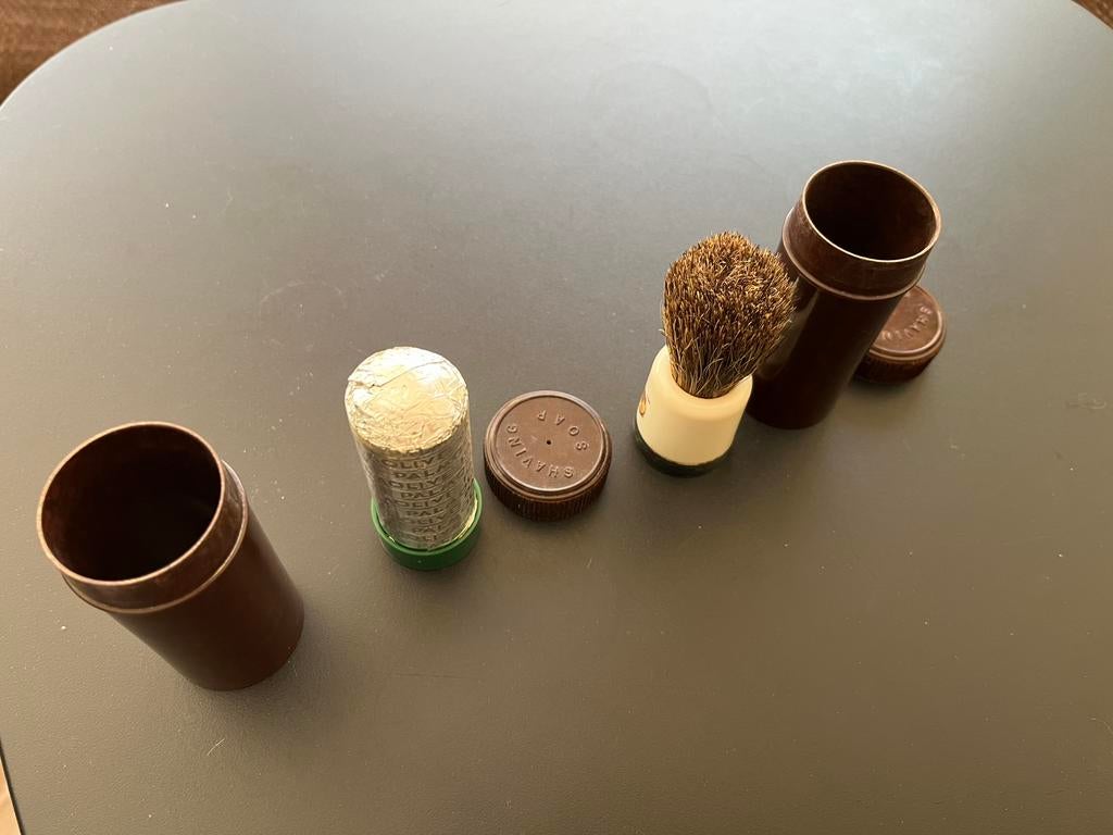 Scheerser van bakeliet, Ophalen, Zo goed als nieuw