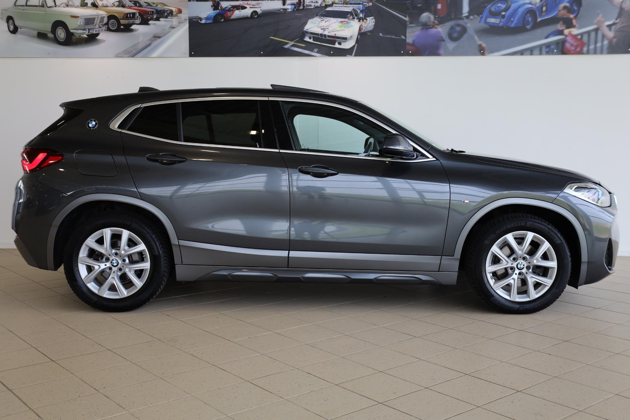 BMW X2 sDrive18i High Executive | M Sportpakket | Panoramada, Auto's, BMW, Gebruikt, Met garantie (alle), Bedrijf, 3 cilinders