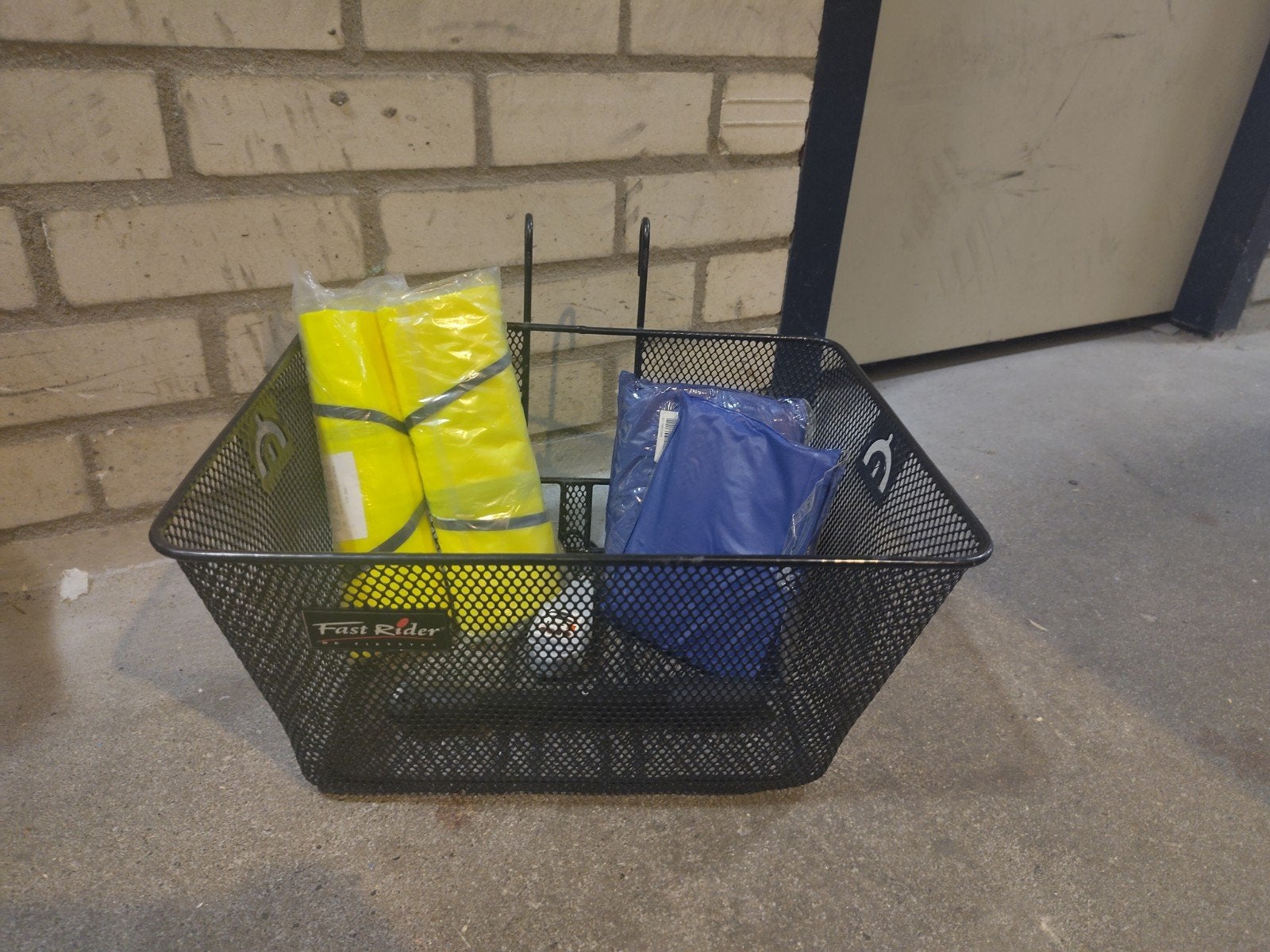 Fietsmand je metaal met accessoires, Fietsen en Brommers, FastRider, Stuurbevestiging, Ophalen of Verzenden, Zo goed als nieuw
