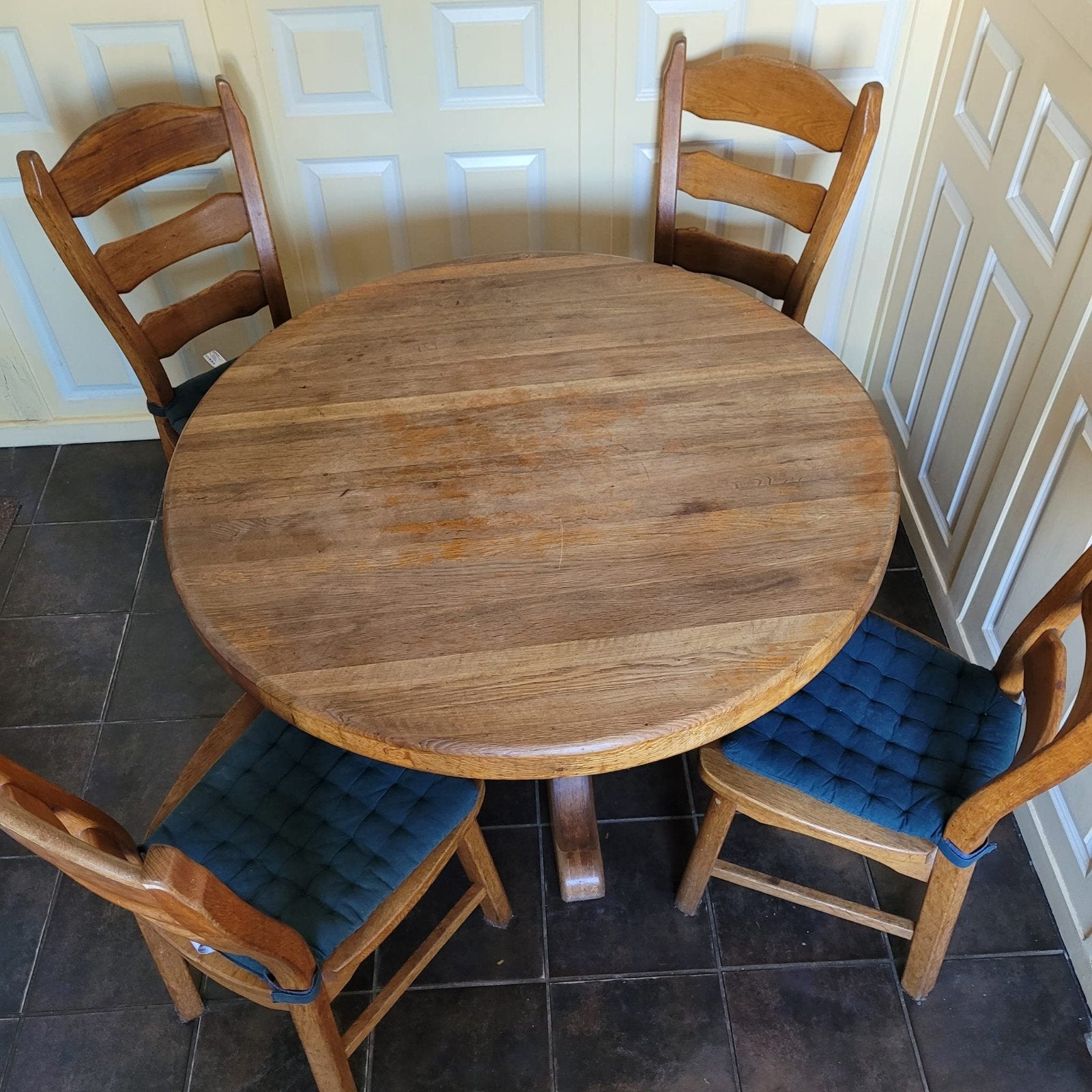 Ronde eiken eettafel met 4 stoelen, Huis en Inrichting, Ophalen, Gebruikt, Vier personen, 100 tot 150 cm