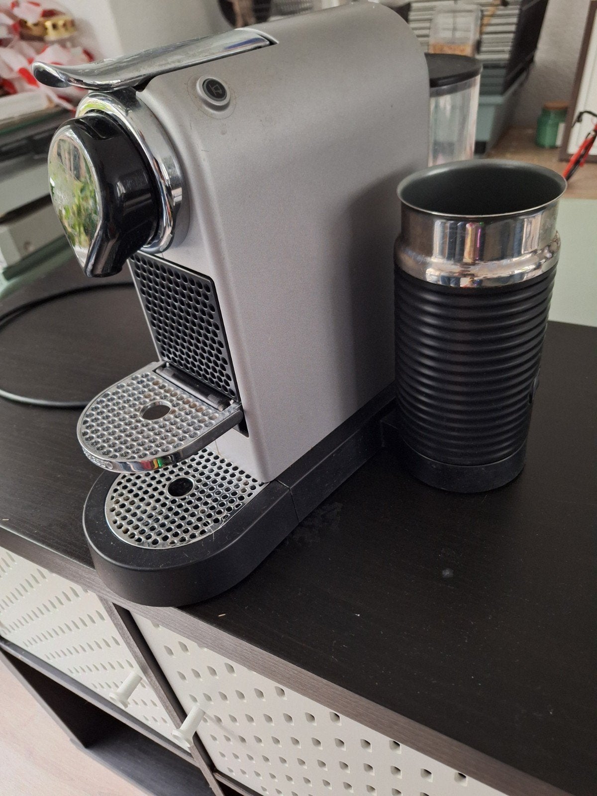 Nespresso CitiZ koffiemachine met melkopschuimer, Ophalen, Gebruikt, Koffiemachine, Afneembaar waterreservoir