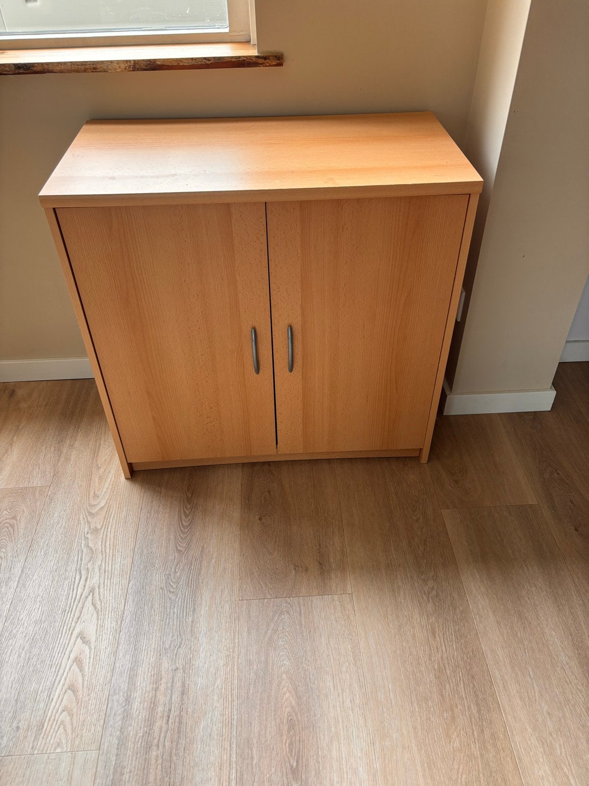 GRATIS Houten kastje met twee deuren, Huis en Inrichting, Kasten | Overige, Ophalen, Gebruikt