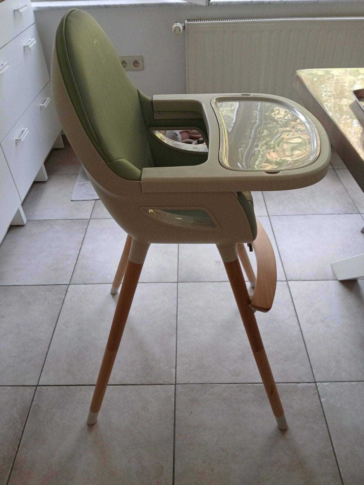 BabyGO kinderstoel met afneembaar eetblad, Ophalen of Verzenden, Zo goed als nieuw, Overige typen, Gordel(s)