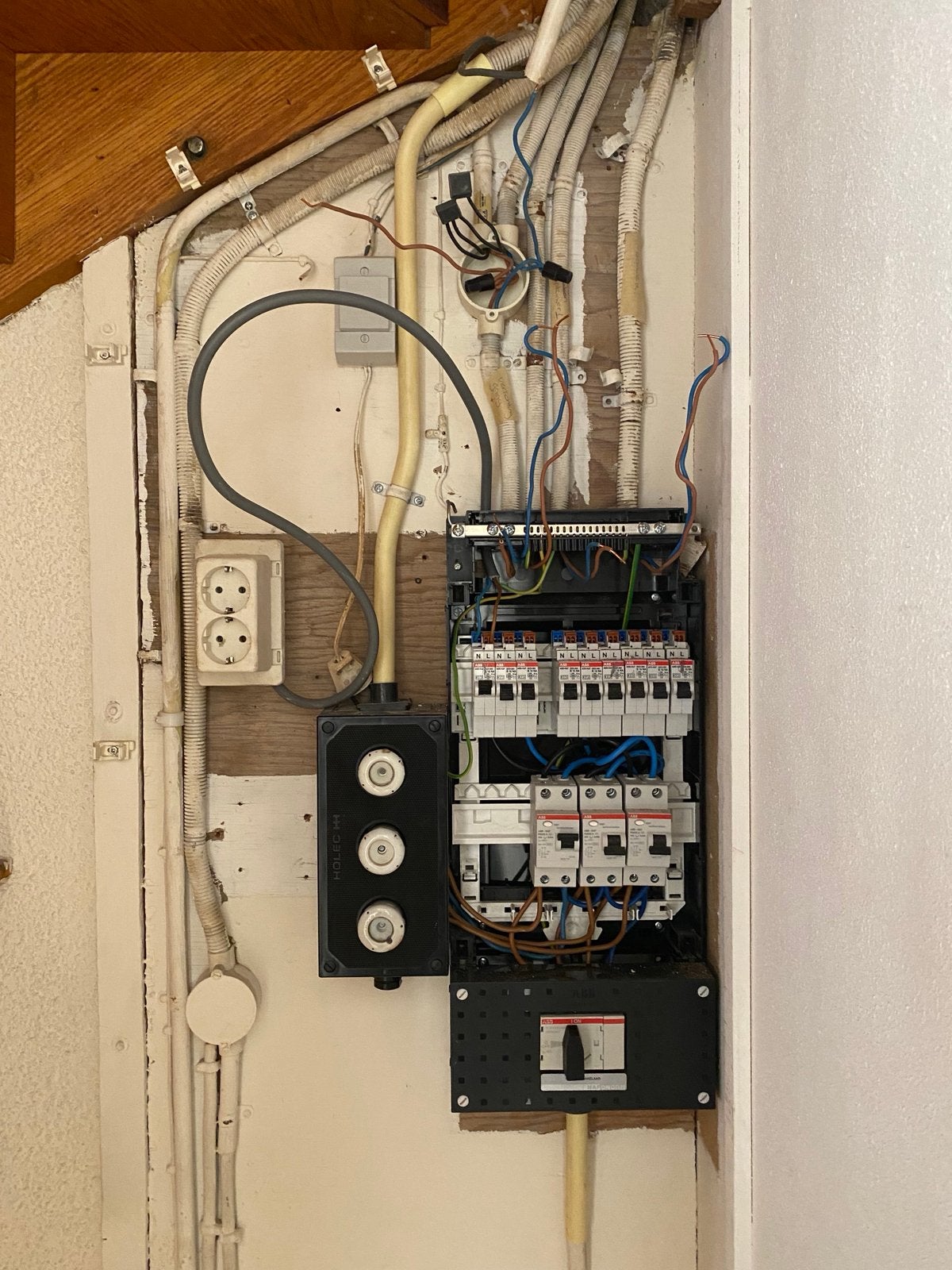 Elektricien amsterdam, Ophalen