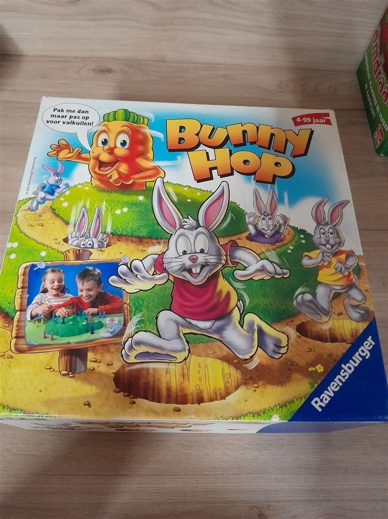 Bunny Hop - s3342, Hobby en Vrije tijd, Gezelschapsspellen | Bordspellen, Verzenden, Zo goed als nieuw