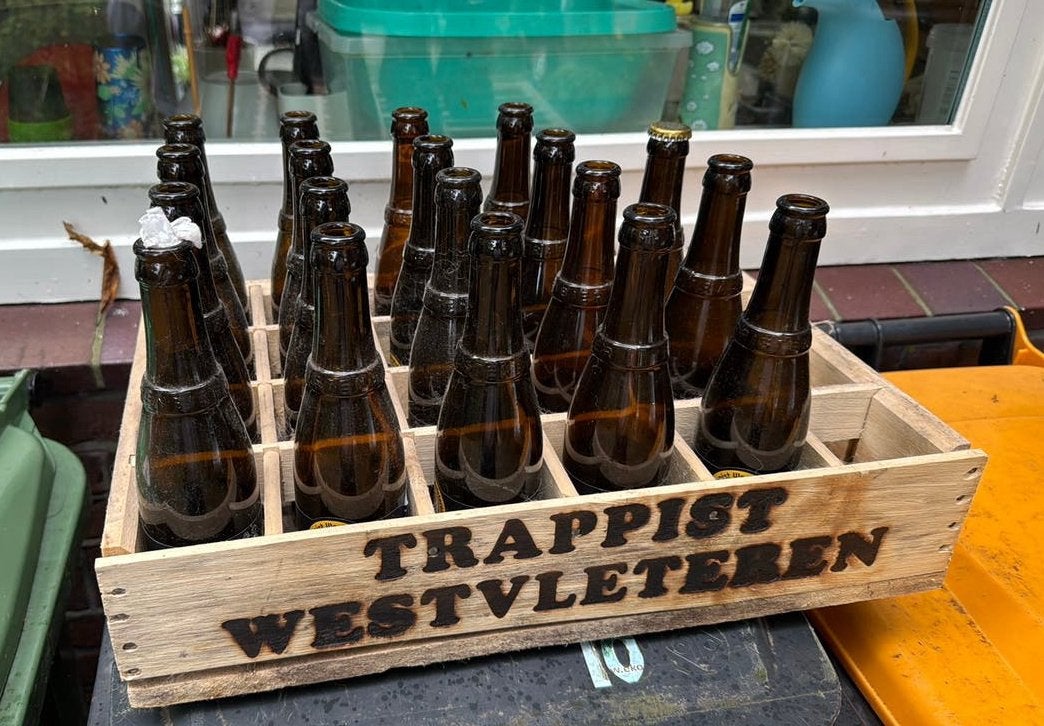 Krat en 19 flessen Westvleteren, Ophalen, Zo goed als nieuw, Minder dan 5 flessen
