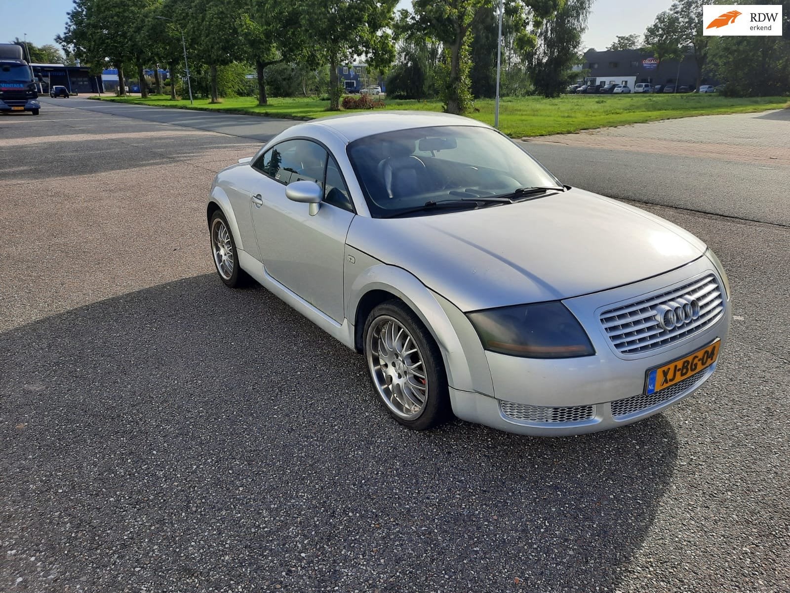 Audi TT 1.8 5V Turbo, Auto's, TT, Gebruikt, 4 cilinders, 4 stoelen