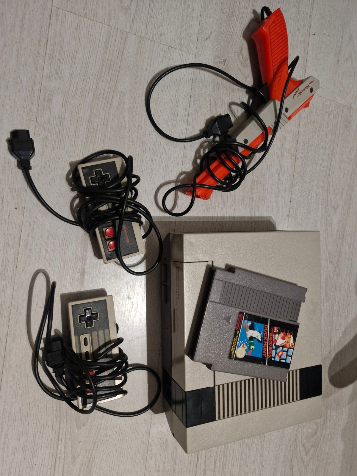NES Nintendo + 2controllers en Zapper + Duckhunt, Ophalen of Verzenden, Gebruikt, Met 3 controllers of meer, Met games