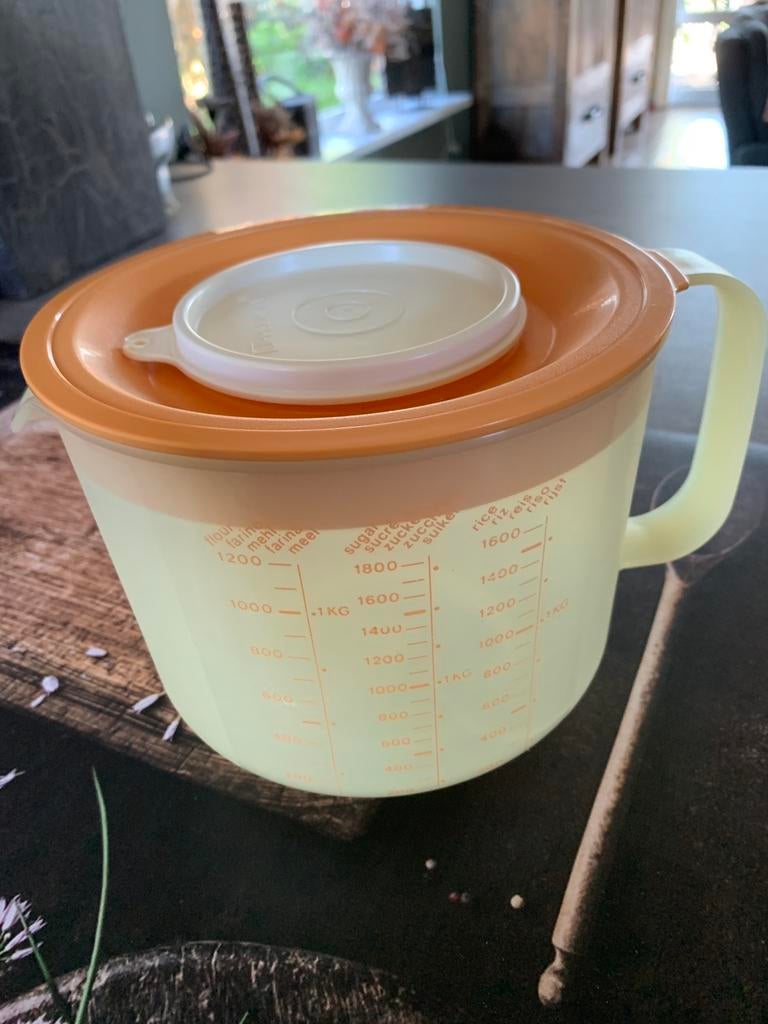 Tupperware mixerkom 2 liter opdruk duidelijk leesbaar, Gebruikt, Tupperware, Beker of Kan, Oranje
