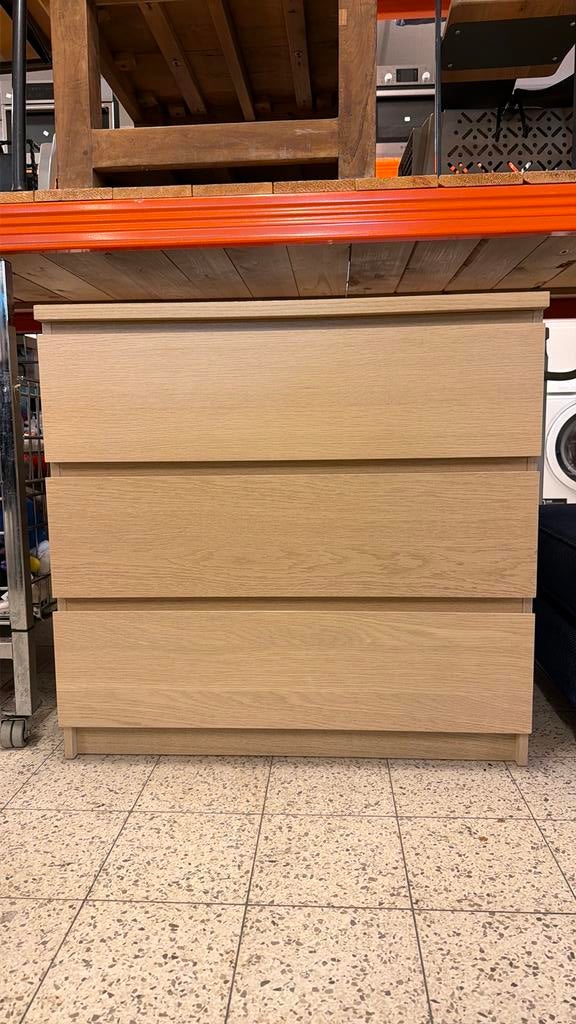 Mooie houten kast met 3 lades, ., Eikenhout, Zo goed als nieuw, .
