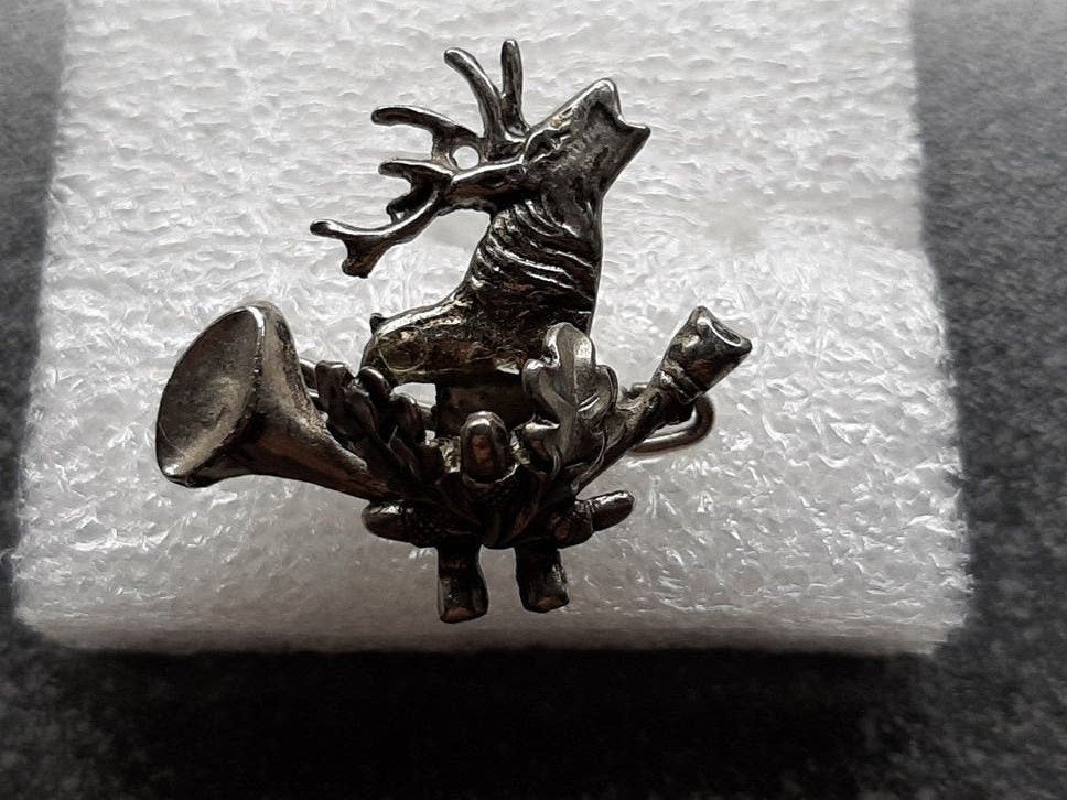 Duitsland  - Jacht - draag  Broche  / insigne   28x26 mm., 18 tot 19, Ophalen of Verzenden, Zo goed als nieuw, Dame