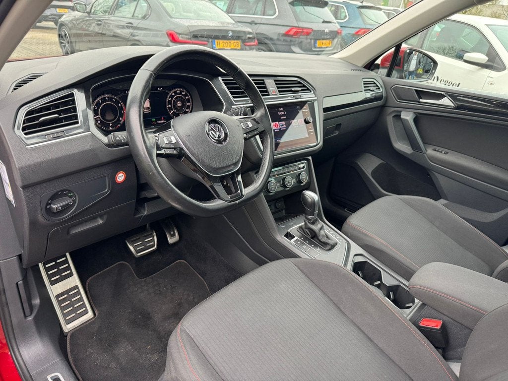 Volkswagen Tiguan 1.4 TSI R Line panorama, virtual cockpit,, Stof, 4 cilinders, 150 pk, SUV of Terreinwagen