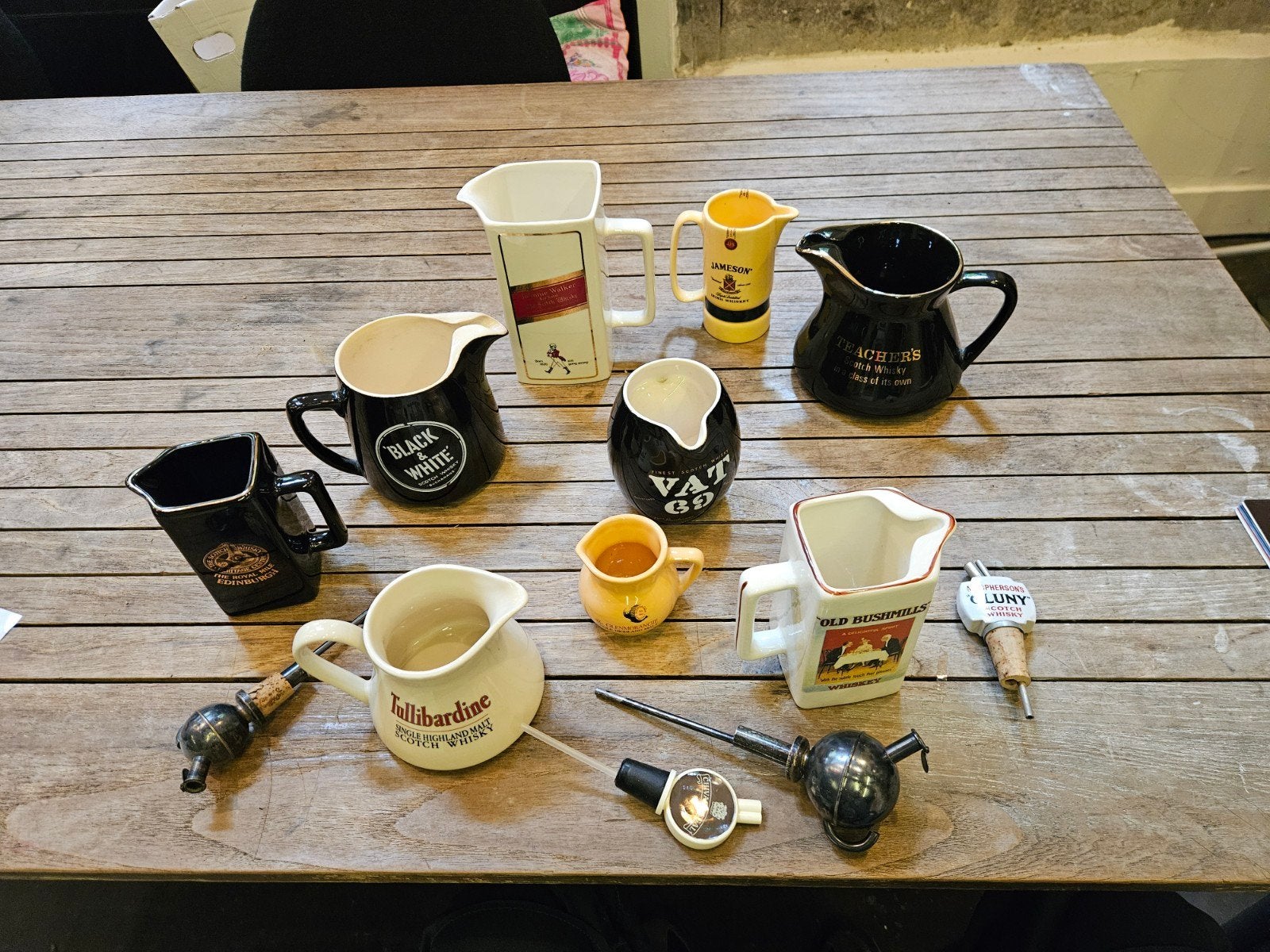 Set van 9 Vintage Whisky Waterkannen - Diverse Merken, Ophalen