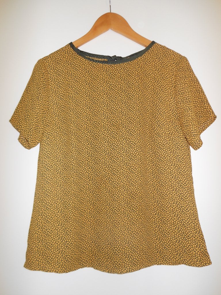 Te koop: Top, tuniekje Hema, maat M, geel en groen, strikje, Kleding | Dames, Maat 38/40 (M), Geel, Ophalen of Verzenden, Zo goed als nieuw