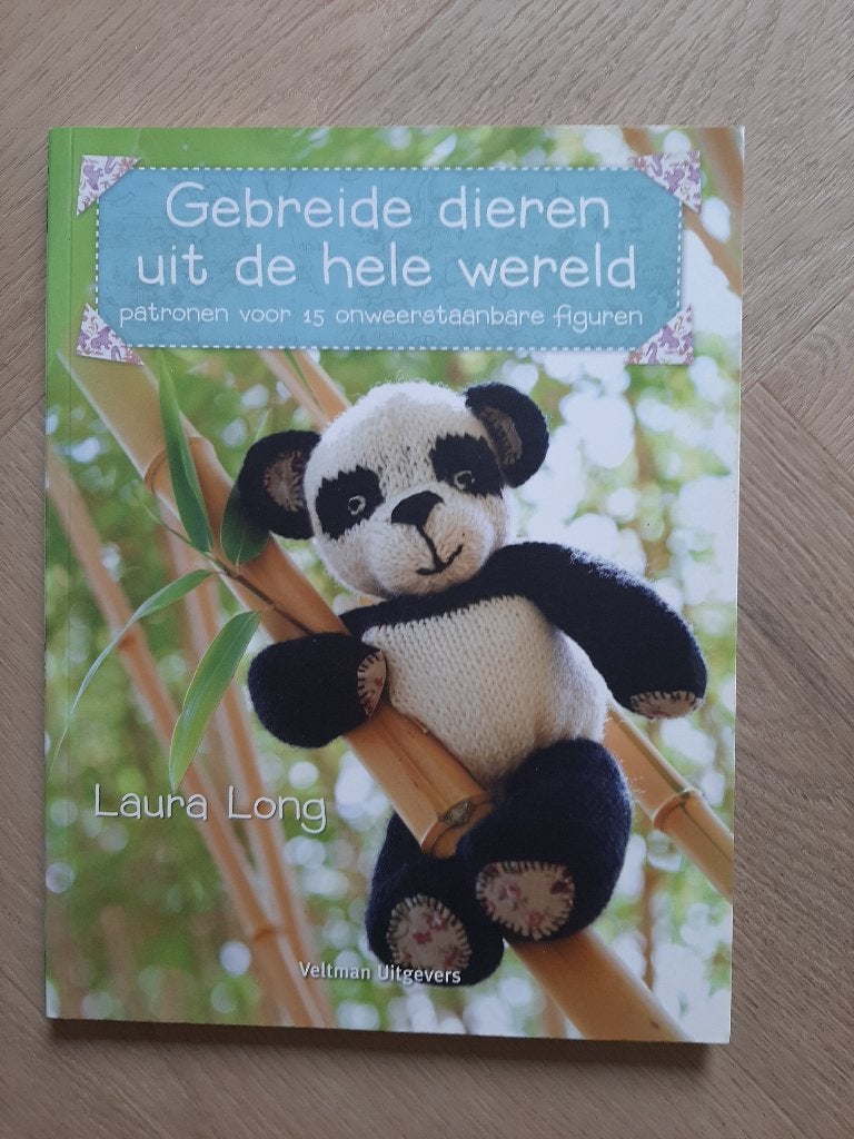 Gebreide dieren uit de hele wereld - patronenboek, Ophalen of Verzenden, Zo goed als nieuw, Breien, Patroon of Boek