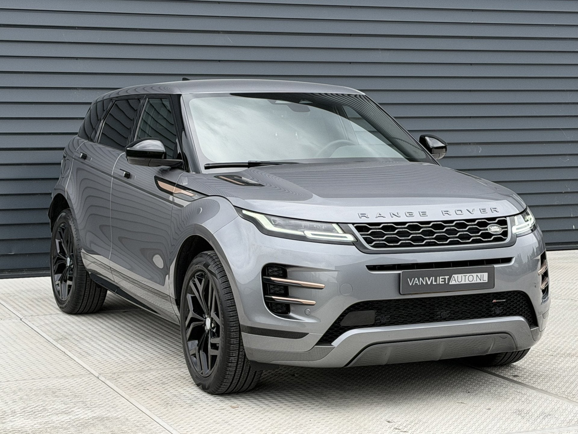Land Rover Range Rover Evoque 1.5 P300e PHEV AWD R Dynamic S, Automaat, 14 kWh, Met garantie (alle), Vierwielaandrijving
