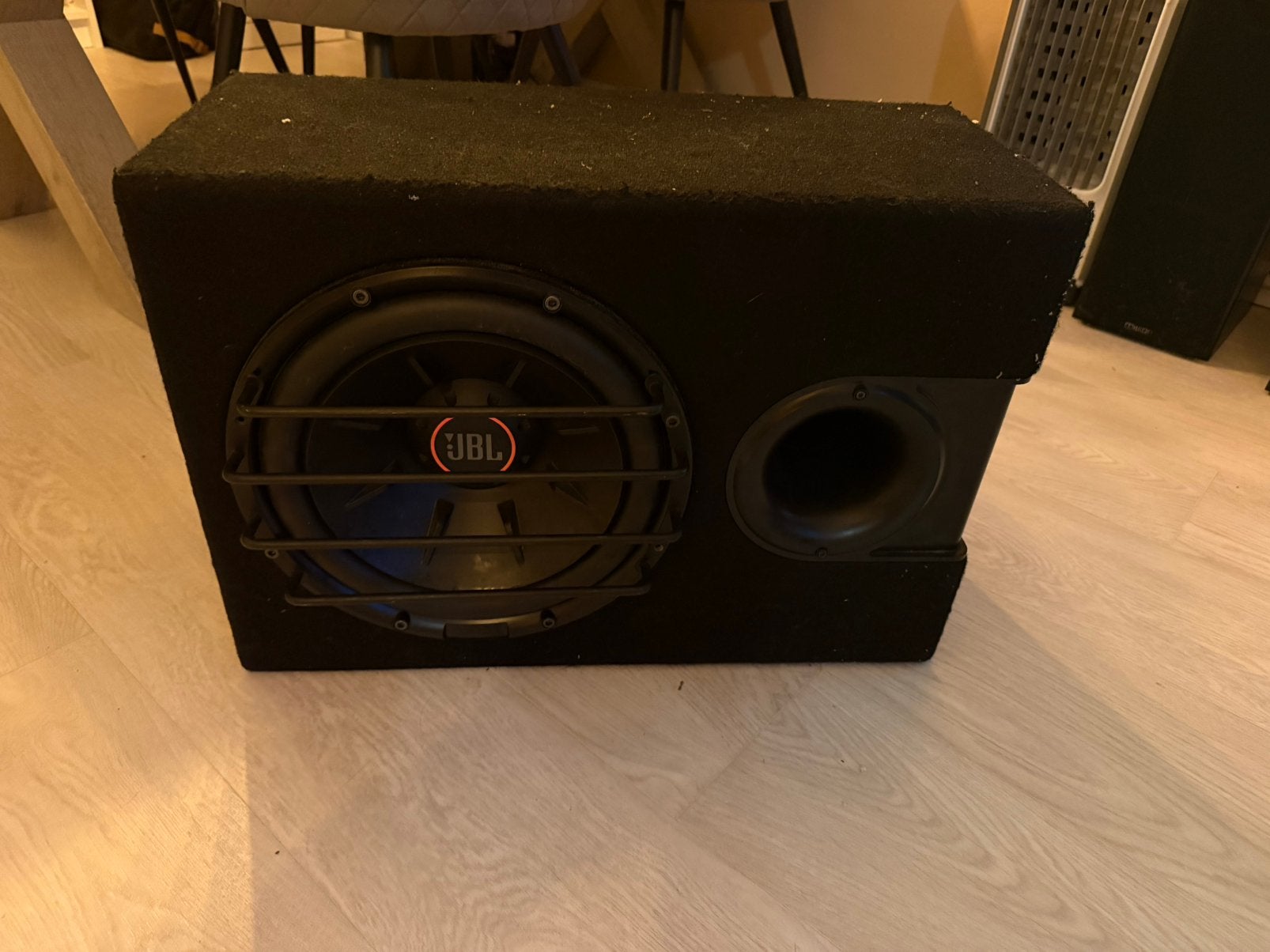 JBL SUBWOOFER met versterker, Ophalen, Zo goed als nieuw