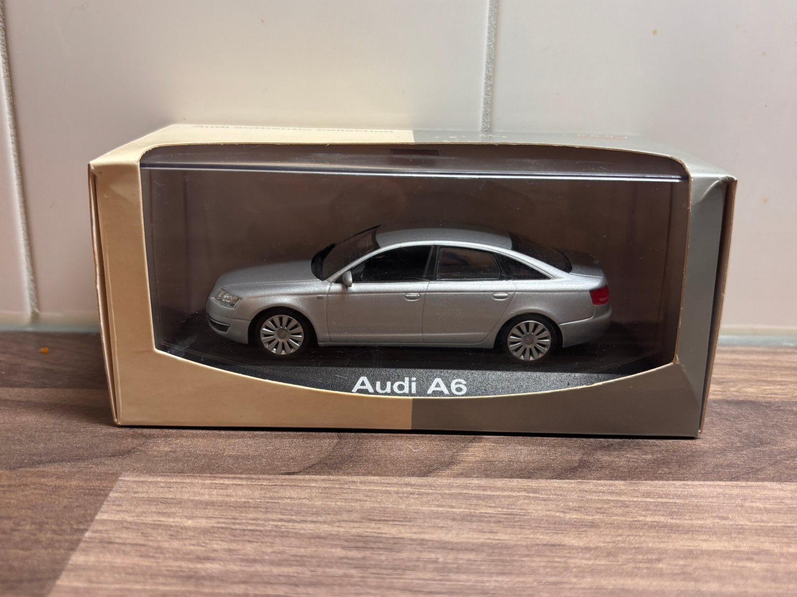 Audi A6 C6 2004 Zilver Minichamps 1:43, Ophalen of Verzenden, Zo goed als nieuw