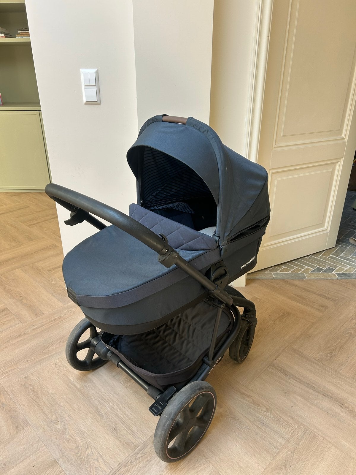 Easywalker Harvey 3 combiwagen met reiswieg en zitje, Kinderen en Baby's, Kinderwagens en Combinaties, Gebruikt, Combiwagen, Met reiswieg