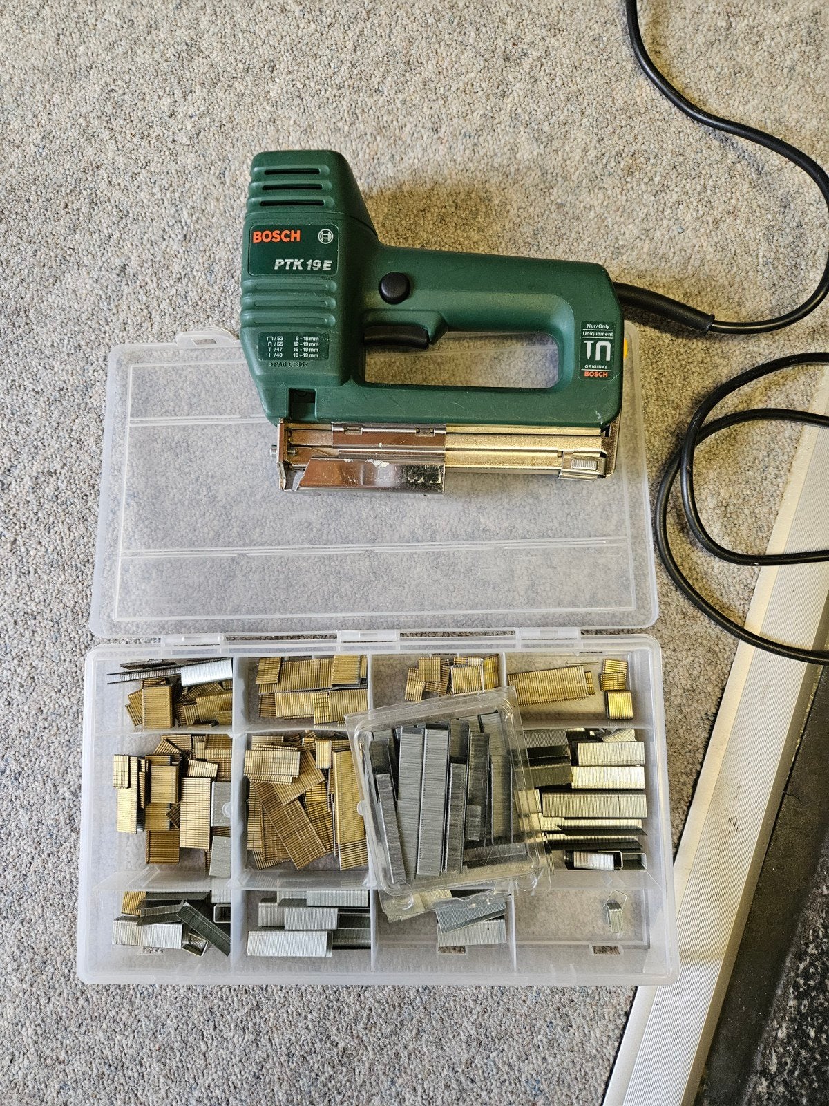 Bosch PTK 19 E elektrische tacker met nietjes, Ophalen of Verzenden, Gebruikt
