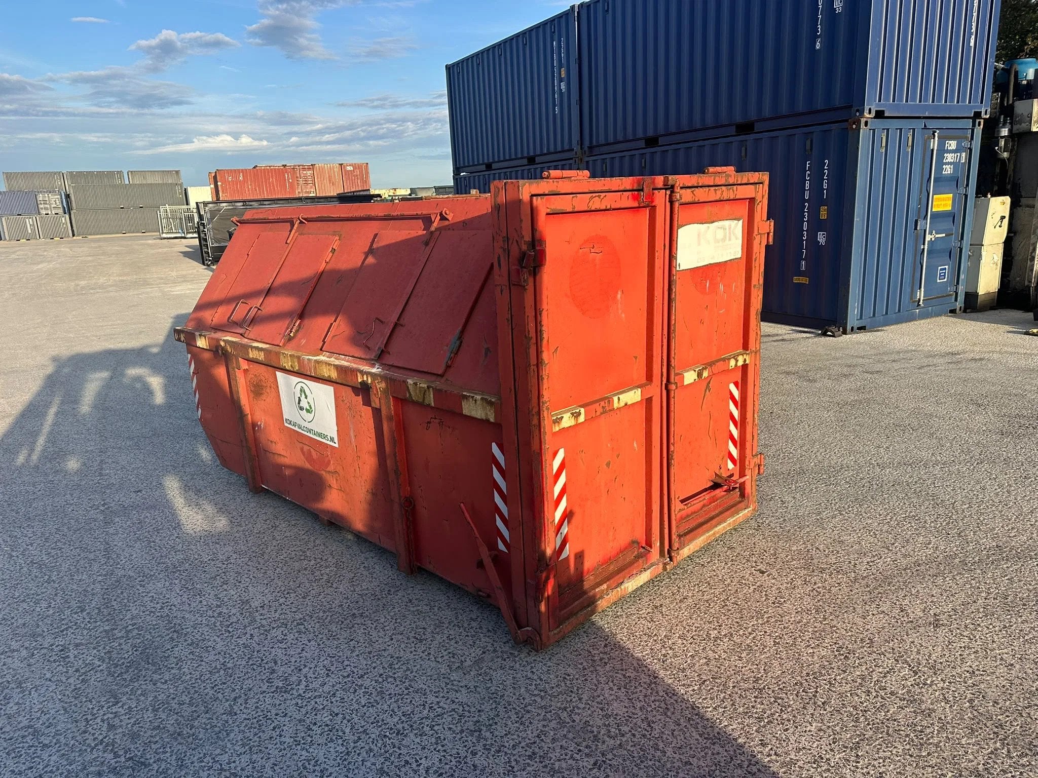 VERNOOY Gebruikte 9m3 portaalarm container