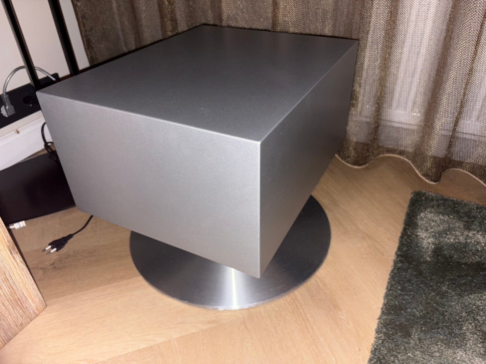 Loewe 200 Subwoofer alleen de sub, Gebruikt, Subwoofer, Geschikt voor surround/home cinema, Ophalen